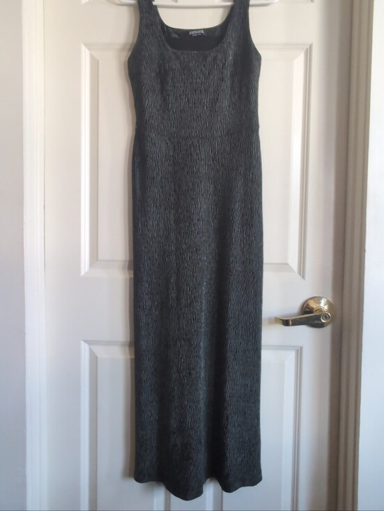 Disturbia Dresses & Skirts - Dark green Disturbia "Thekla" plisse velvet column maxi dress